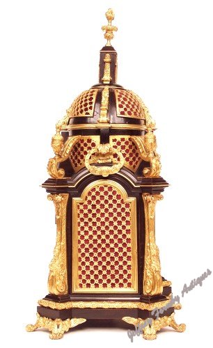 Side view of bracket clock by Viner & Co., London c1830
